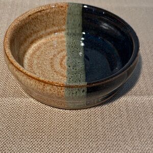 New Handcrafted Ceramic Pottery Bowl with Earthy Tones